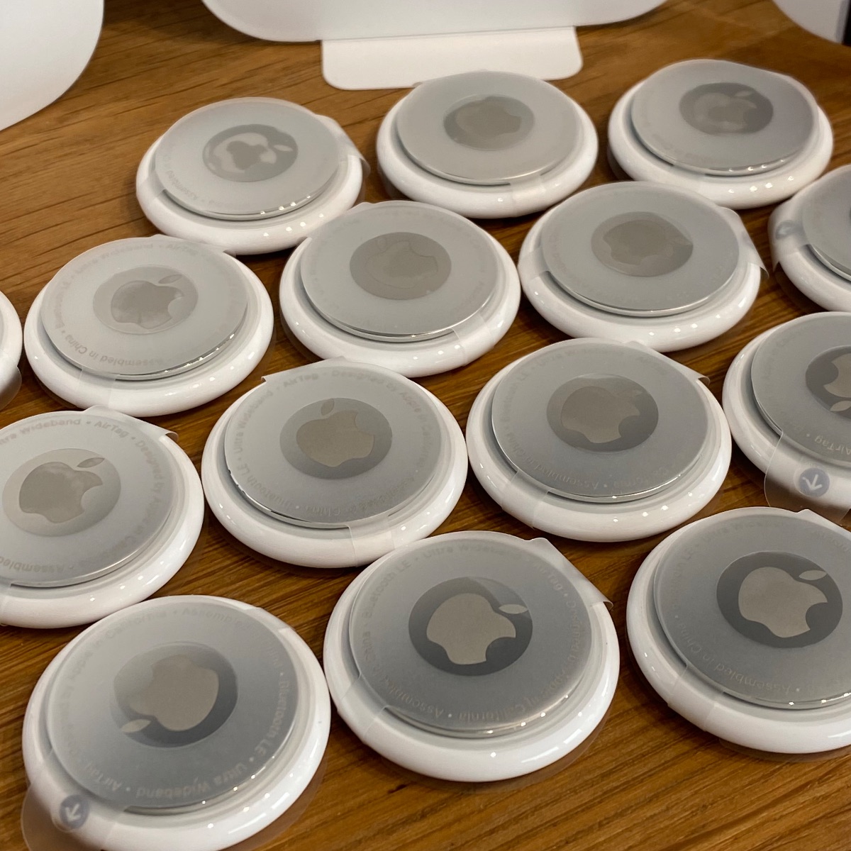 Apple AirTag Wireless Bluetooth Tracker 100% Original MX532ZMA 190199320246 (Brand New)