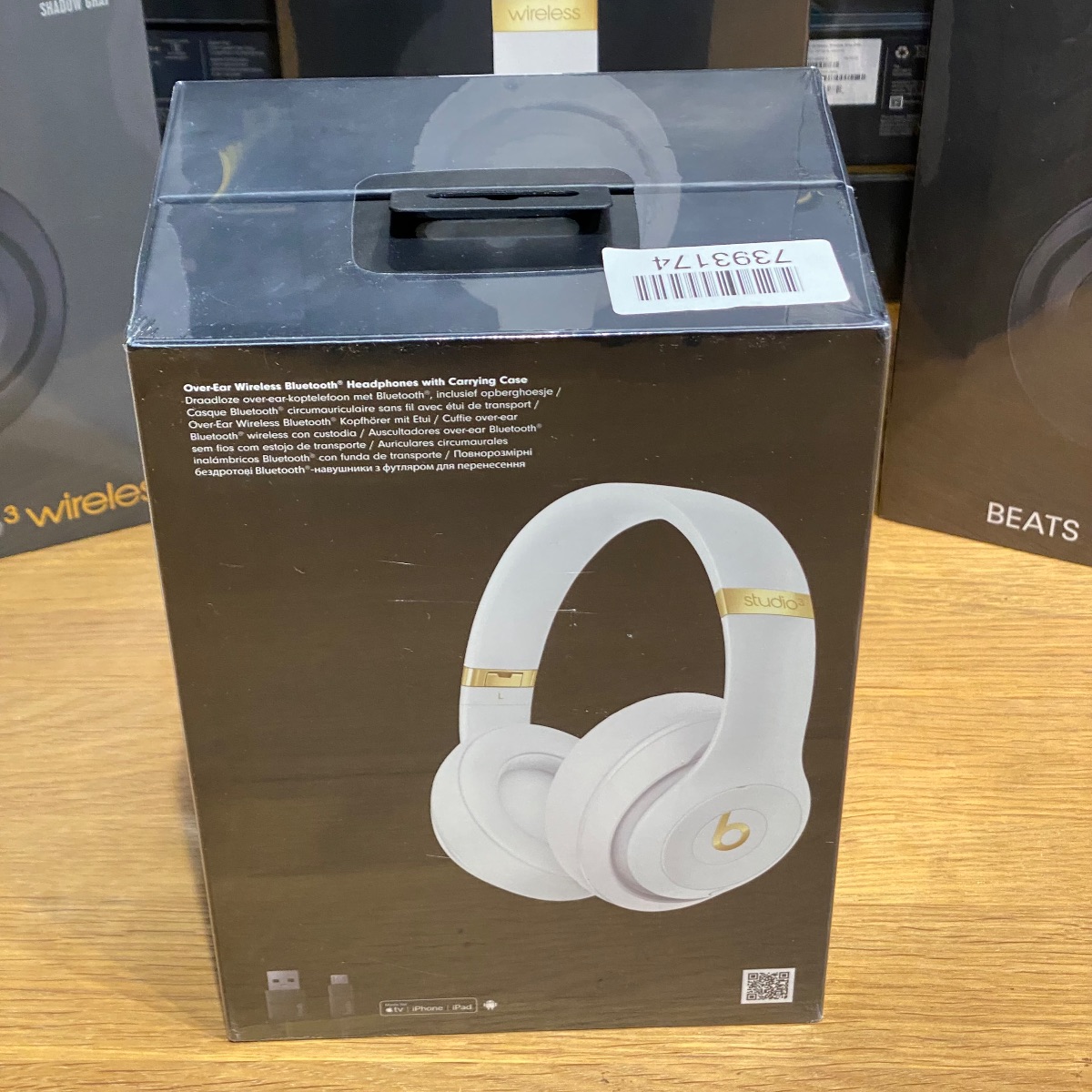 Apple Beats Studio3 Wireless Noise Cancelling Over Ear Headphones Sealed Genuine MXJA2ZMA 0190199462830 (Brand New)