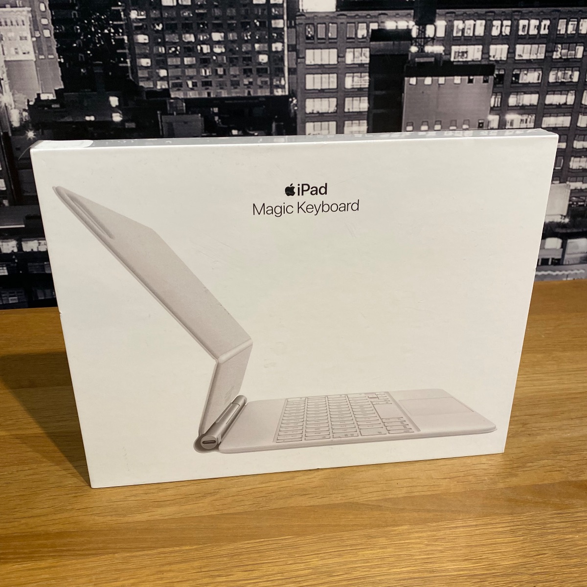 Apple iPad Pro Magic Keyboard 11 inch British English White 100% Original Sealed MJQJ3B/A 194252438725 (Brand New)