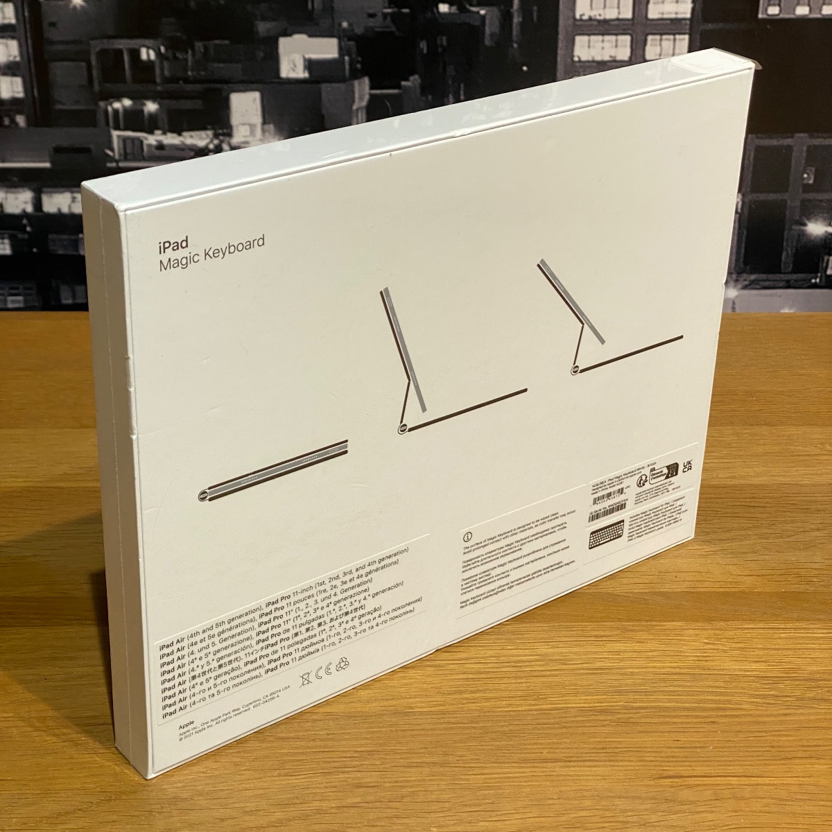 Apple iPad Pro Magic Keyboard 11 inch British English White 100% Original Sealed MJQJ3B/A 194252438725 (Brand New)