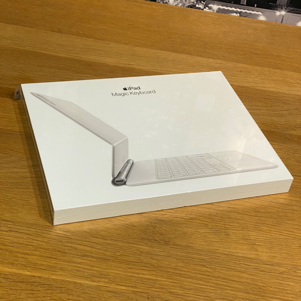 Apple iPad Pro Magic Keyboard 11 inch British English White 100% Original Sealed MJQJ3B/A 194252438725 (Brand New)