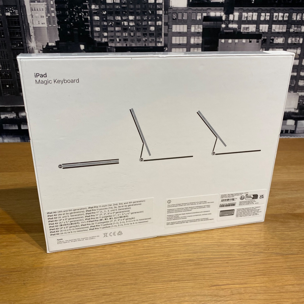 Apple iPad Pro Magic Keyboard 11 inch British English White 100% Original Sealed MJQJ3B/A 194252438725 (Brand New)