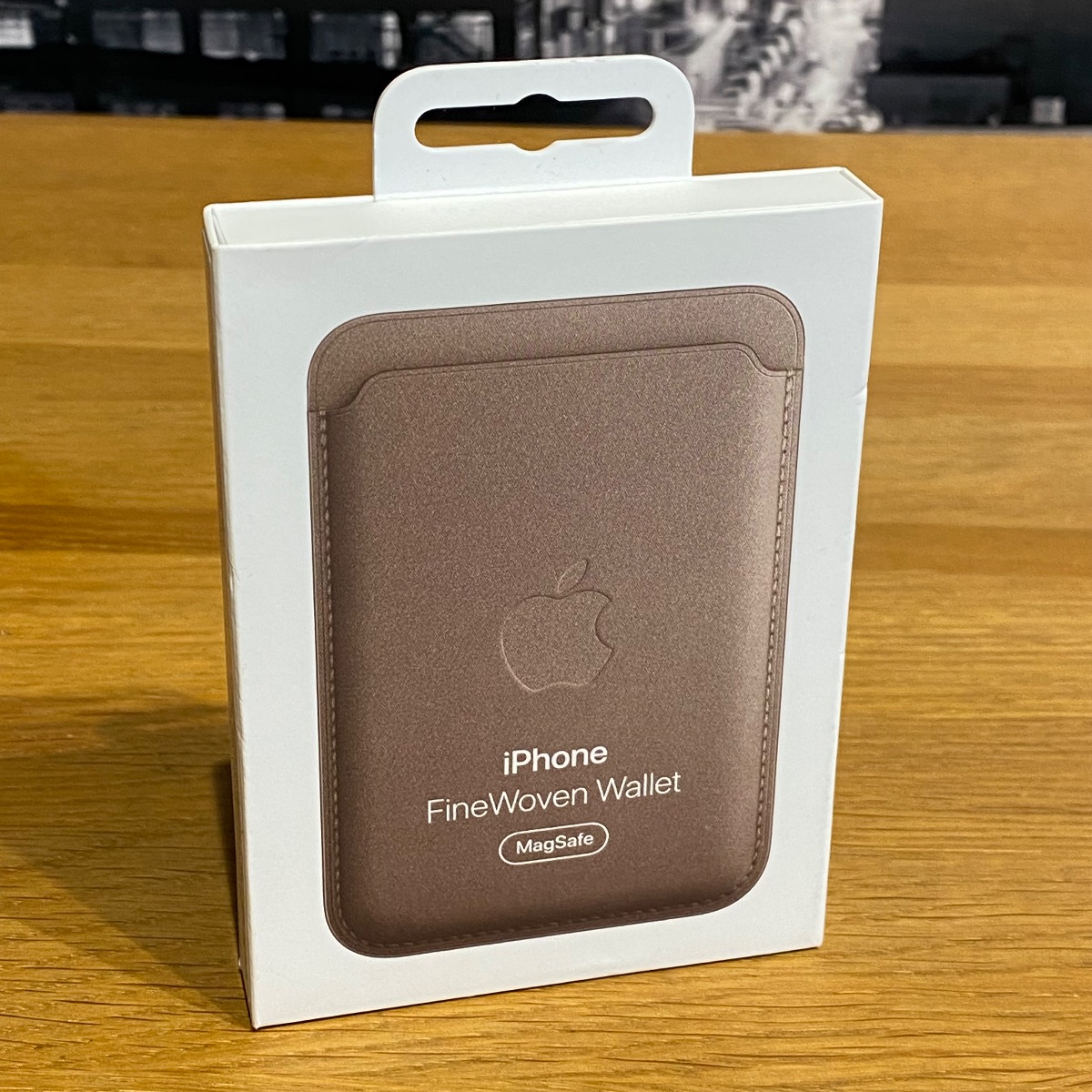 Apple iPhone FineWoven Taupe Wallet MagSafe iPhone 15 14 13 12 Pro Mini Max MT243ZMA 0194253940388 (Brand New)
