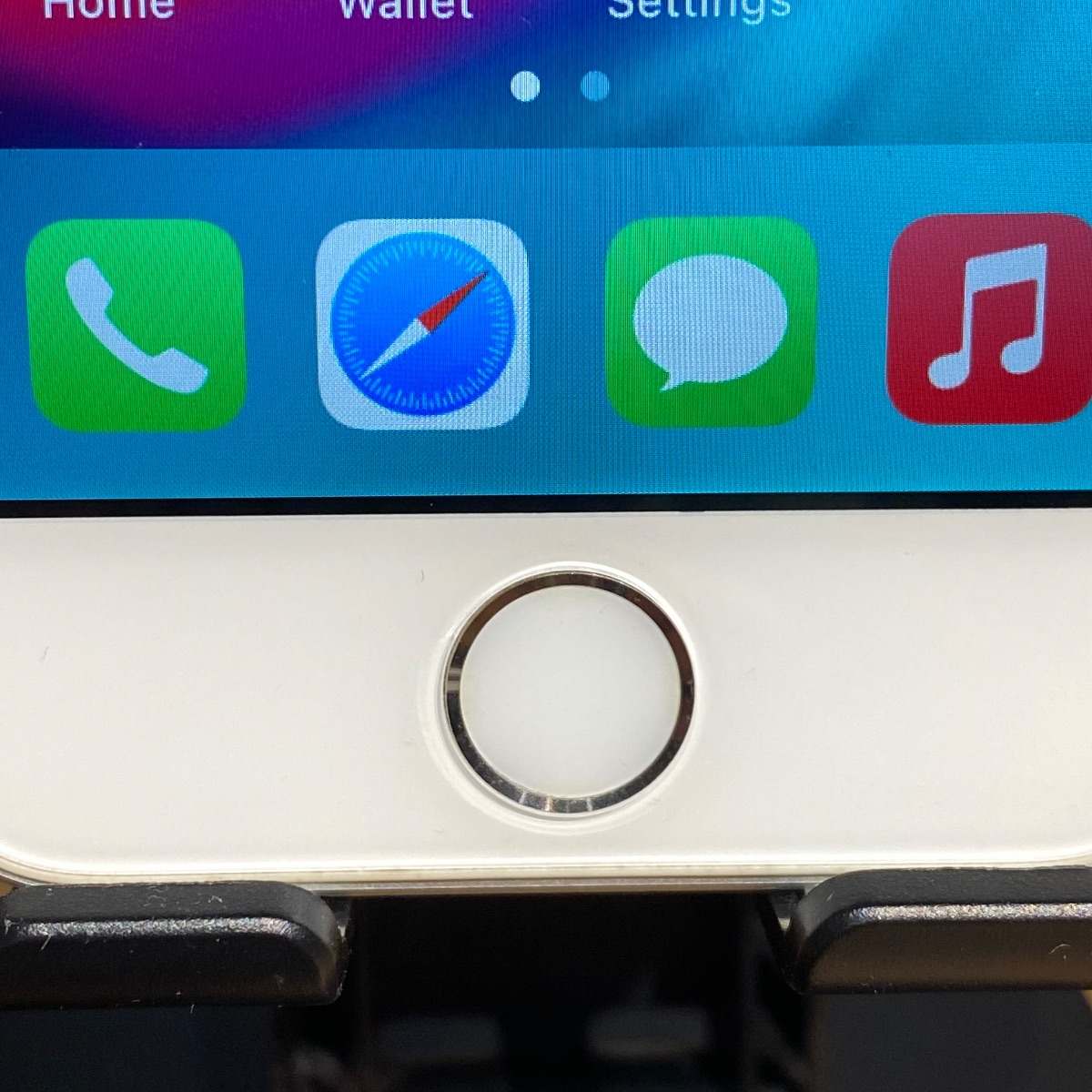 Apple iPhone SE 32GB 1st Gen Smartphone White A1723 Unlocked 100% Original MP832DN/A