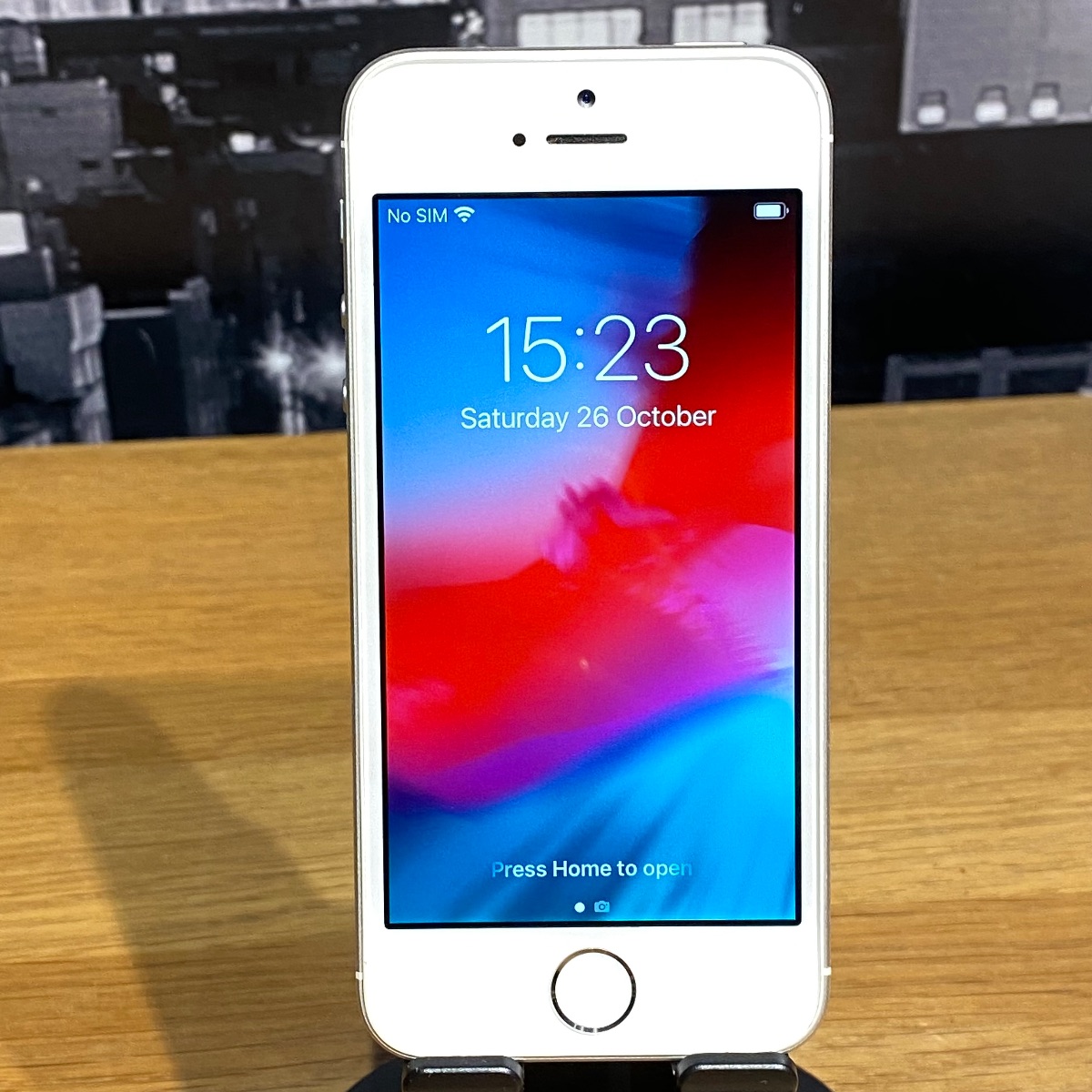 Apple iPhone SE 32GB 1st Gen Smartphone White A1723 Unlocked 100% Original MP832DN/A