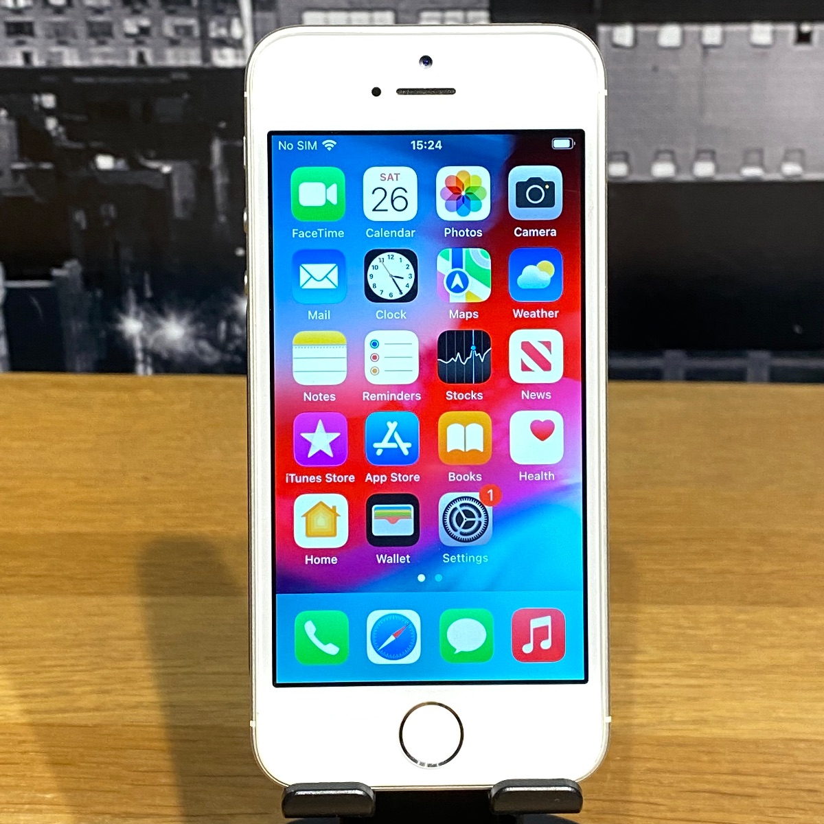 Apple iPhone SE 32GB 1st Gen Smartphone White A1723 Unlocked 100% Original MP832DN/A