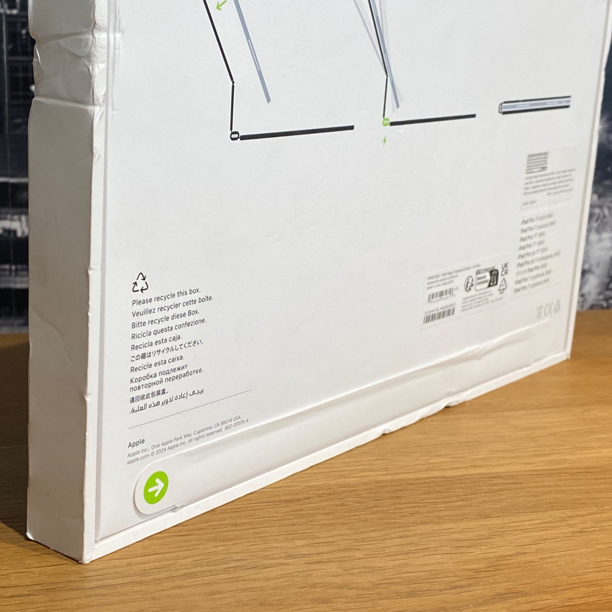 Apple Magic Keyboard iPad Pro 11" M4 British English Black Sealed 100% Original MWR23B/A 195949482816 (Brand New)