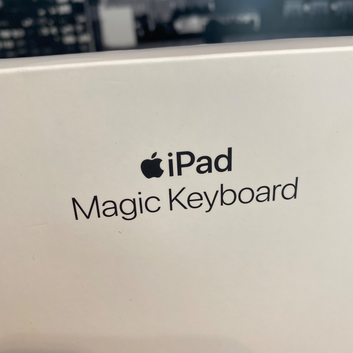 Apple Magic Keyboard iPad Pro 11" M4 British English White Sealed 100% Original MWR03BA 195949482199 (Brand New)
