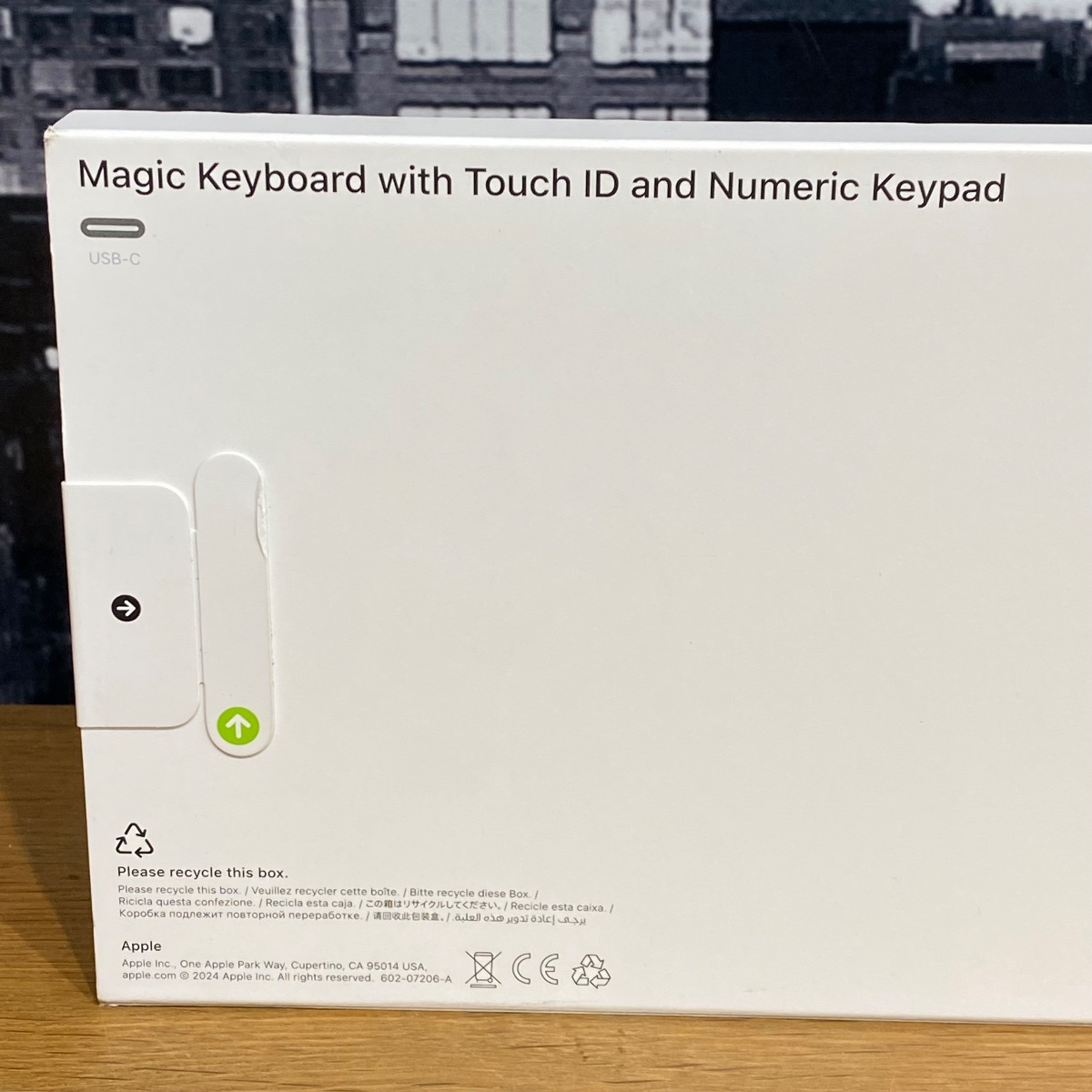 Apple Magic Keyboard Touch ID with Numeric Keypad USB-C UK British