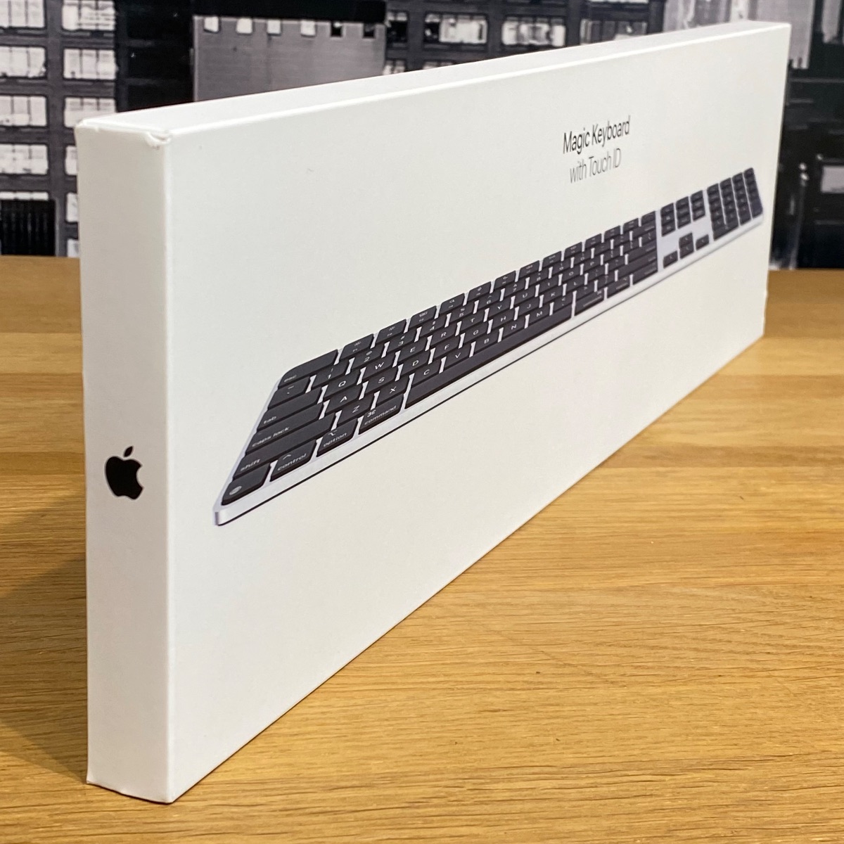 Apple Magic Keyboard Touch ID with Numeric Keypad USB-C UK British