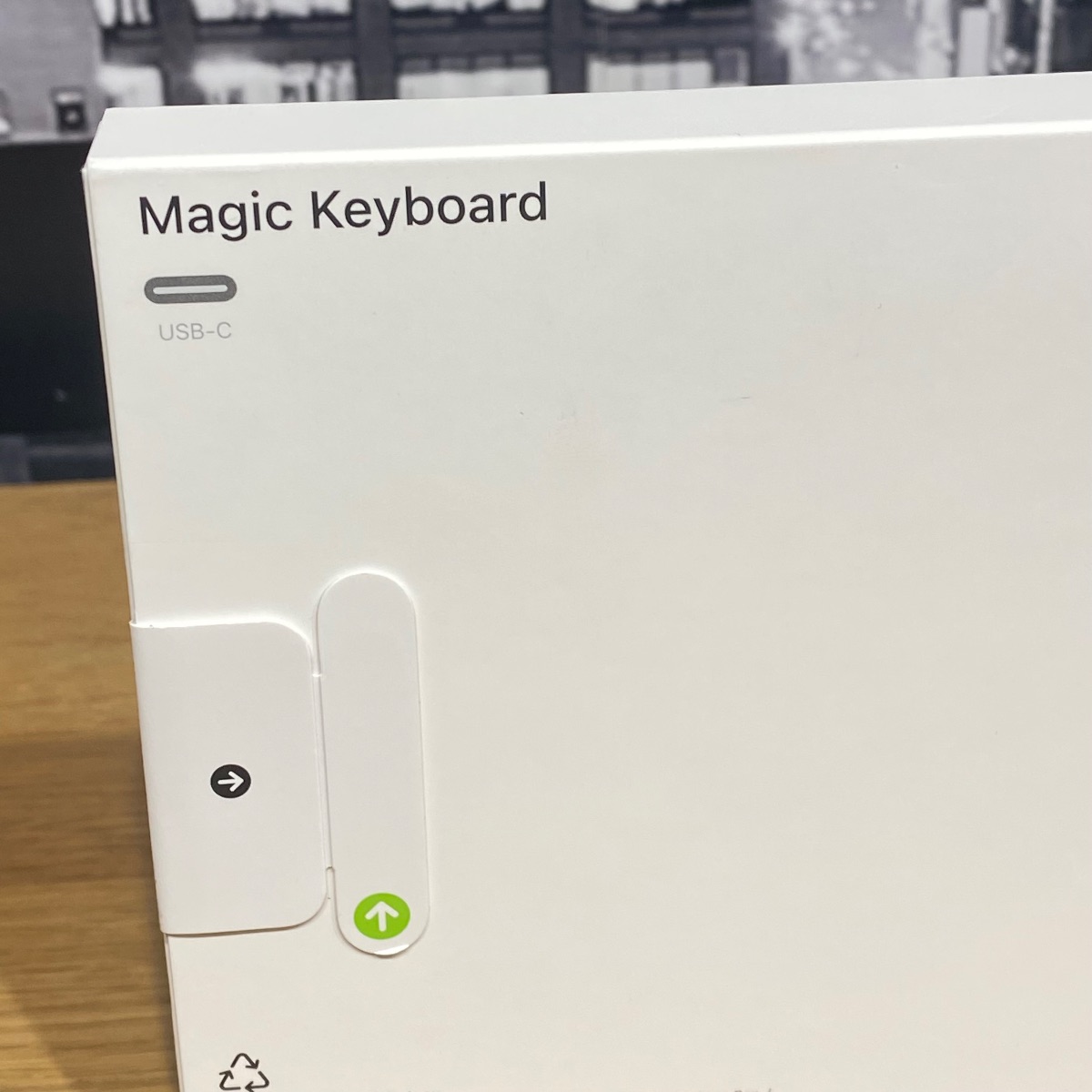 Apple Magic Keyboard USB–C Wireless Bluetooth UK British English