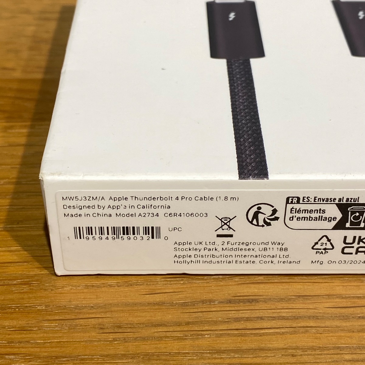 Apple Thunderbolt 4 Pro 1 8m Cable USB-C iPad MacBook iMac Original Sealed MW5J3ZMA 195949590320