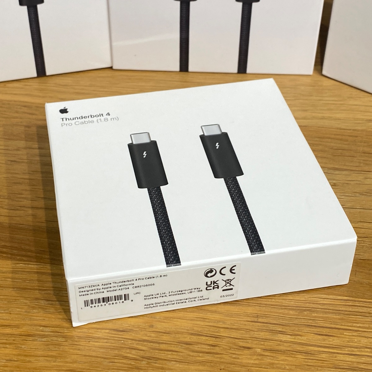 Apple Thunderbolt 4 Pro 1.8m Cable USB-C MacBook iPad iMac 100% Original Boxed MN713ZM/A 0194253080169 (Brand New)