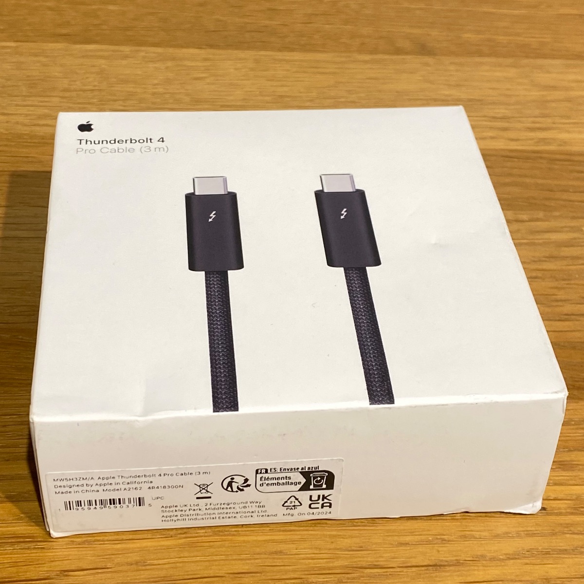 Apple Thunderbolt 4 Pro 3m Cable USB-C MacBook iPad iMac iPhone Original MW5H4ZMA 195949590375
