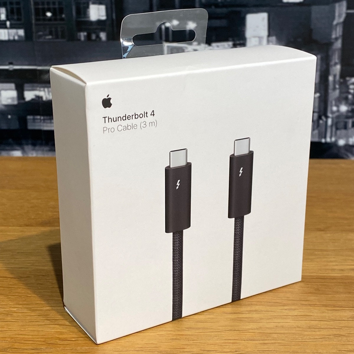 Apple Now Selling Longer 3-Meter Thunderbolt 4 Pro Cable for Studio Display  - MacRumors