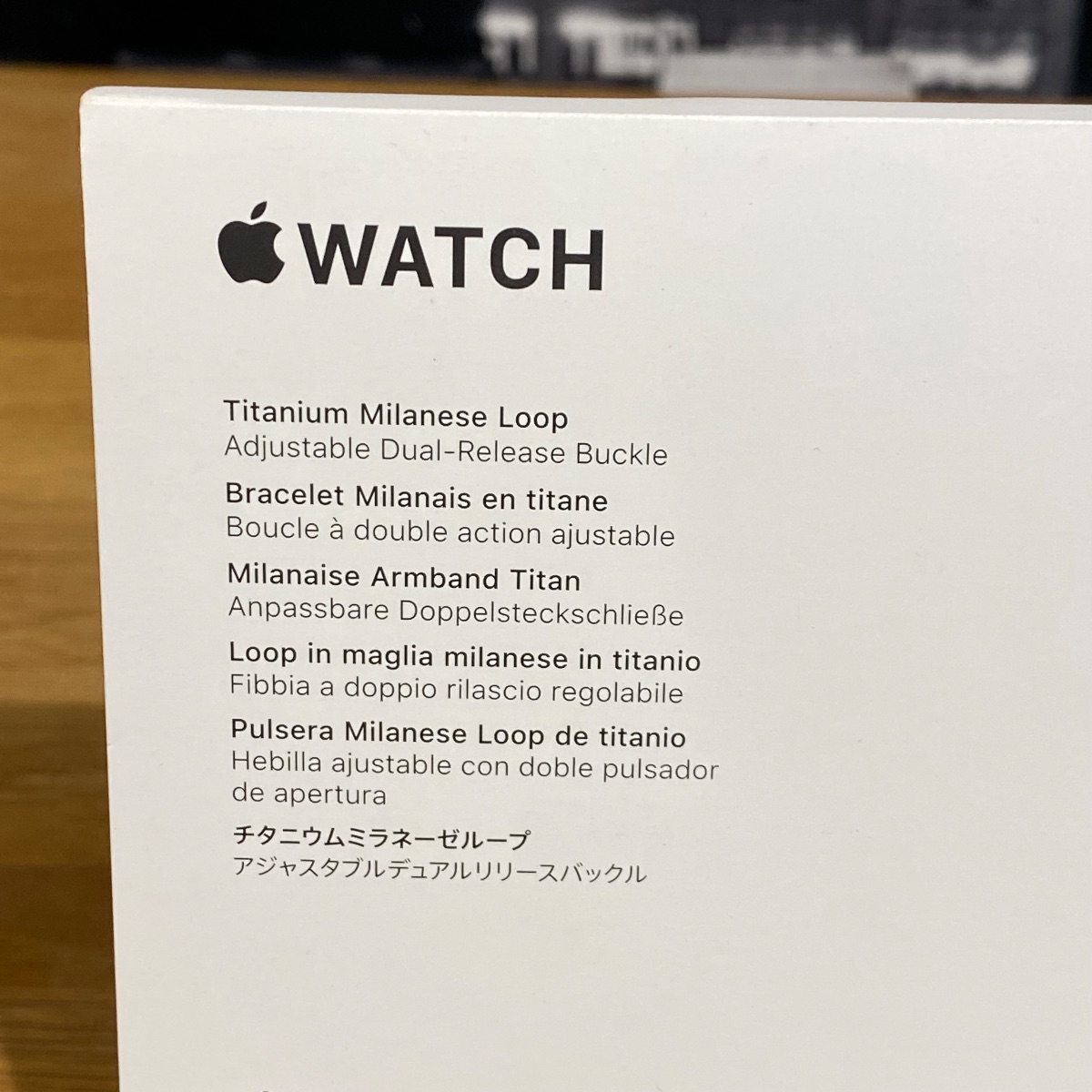 Apple Watch Natural Titanium Milanese Loop Band Strap 49mm M Medium Original MXKD3ZM/A 195949656194