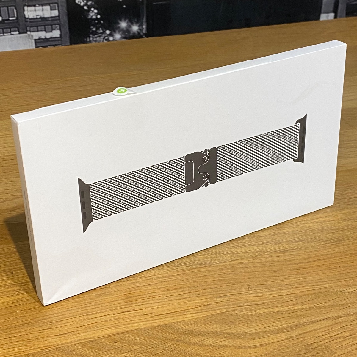 Apple Watch Strap 49mm Black Titanium Milanese Loop L Large Original MGHU4ZM/A 195950659535