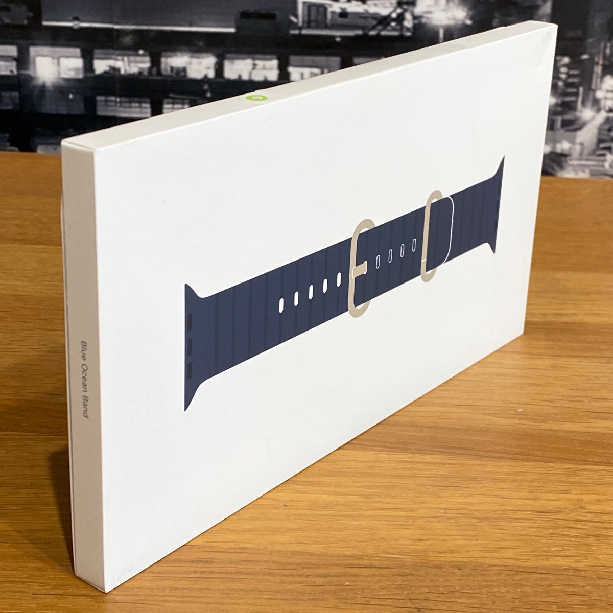 Apple Watch Strap 49mm Ocean Blue Band One Size Titanium Buckle Original Boxed MT633ZM/A 194253951315 (Brand New)