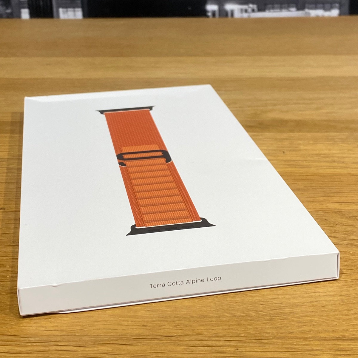 Apple Watch Strap 49mm Terracotta Alpine Loop Black Titanium Finish Medium MG9E4ZM/A 195950649338
