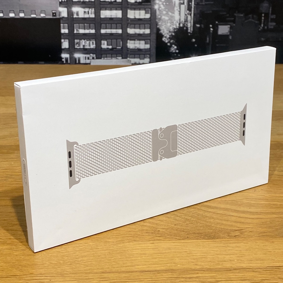 Apple Watch Ultra Strap 49mm Natural Titanium Milanese Loop L Large Original MGHQ4ZM/A 195950659443 Apple Watch Ultra Strap 49mm Natural Titanium Milanese Loop L Large Original MGHQ4ZM/A 195950659443