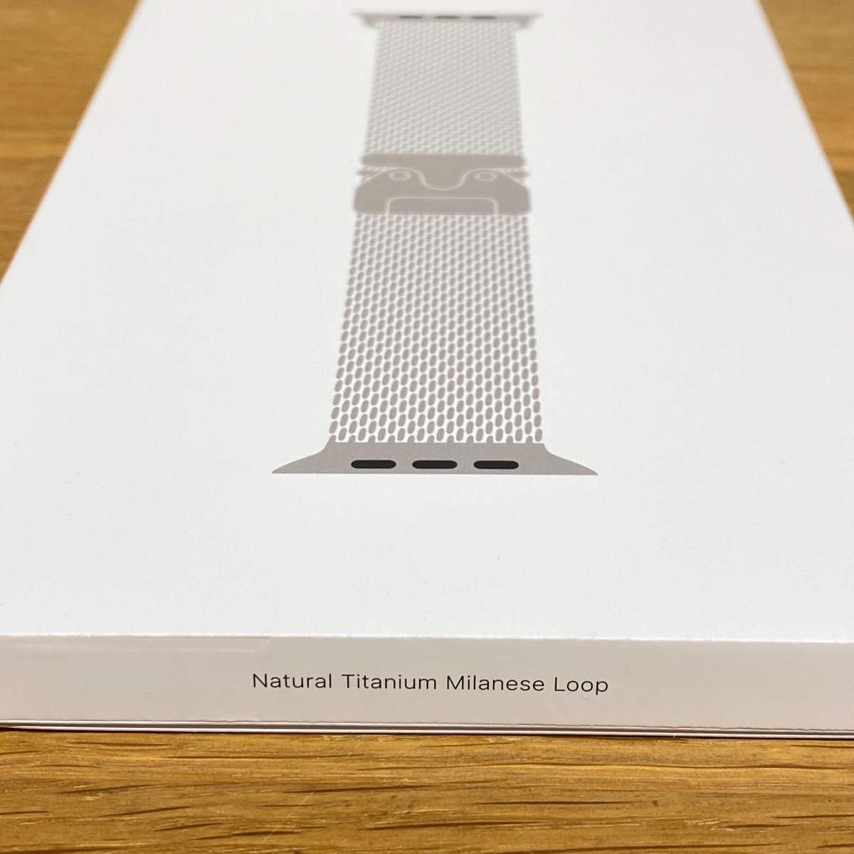 Apple Watch Ultra Strap 49mm Natural Titanium Milanese Loop L Large Original MGHQ4ZM/A 195950659443 Apple Watch Ultra Strap 49mm Natural Titanium Milanese Loop L Large Original MGHQ4ZM/A 195950659443