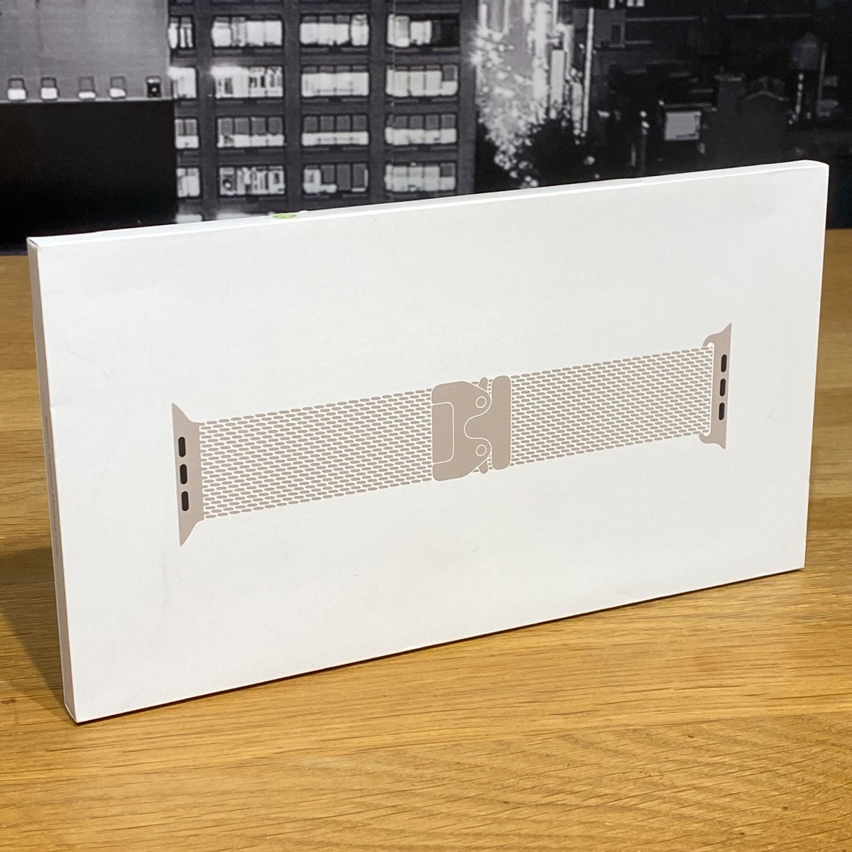 Apple Watch Ultra Strap 49mm Natural Titanium Milanese Loop M Medium Original mghp4zm/a 195950659412 Apple Watch Ultra Strap 49mm Natural Titanium Milanese Loop M Medium Original mghp4zm/a 195950659412