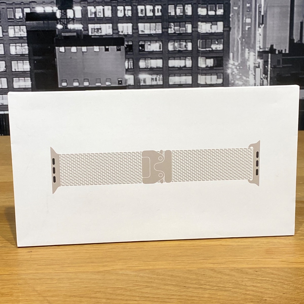 Apple Watch Ultra Strap 49mm Natural Titanium Milanese Loop M Medium Original mghp4zm/a 195950659412 Apple Watch Ultra Strap 49mm Natural Titanium Milanese Loop M Medium Original mghp4zm/a 195950659412