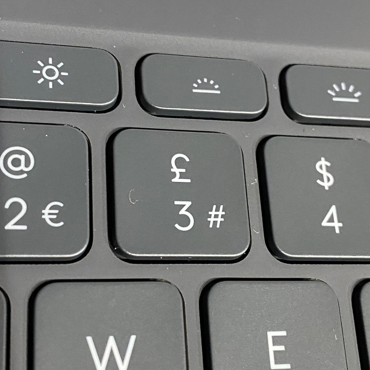 Logitech Combo Touch Keyboard Case iPad Pro 13-inch (M4) Graphite 100% Original HRH52B/A 5099206123014 (Brand New)