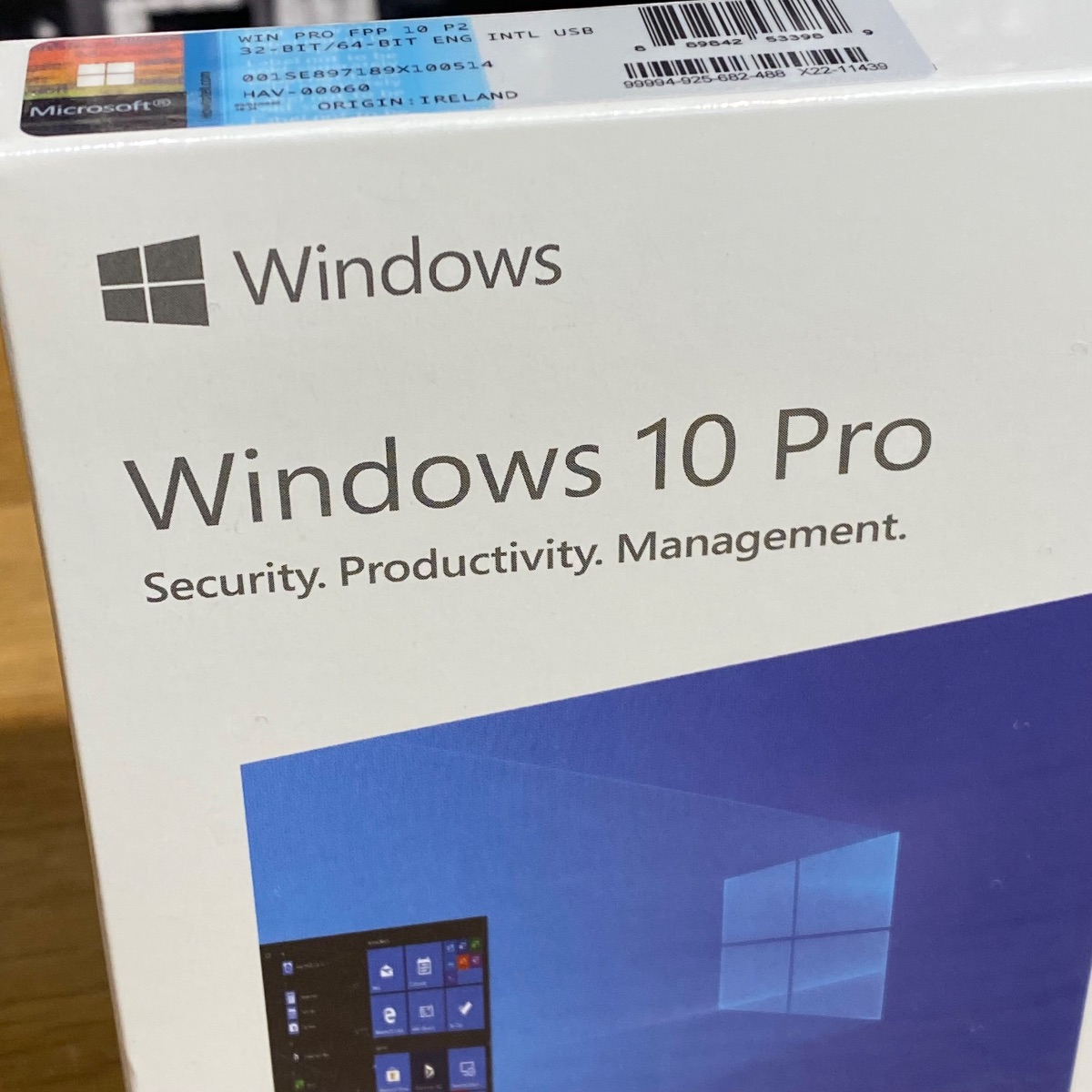 Microsoft Windows 10 Professional USB 64/32 Retail Boxed English