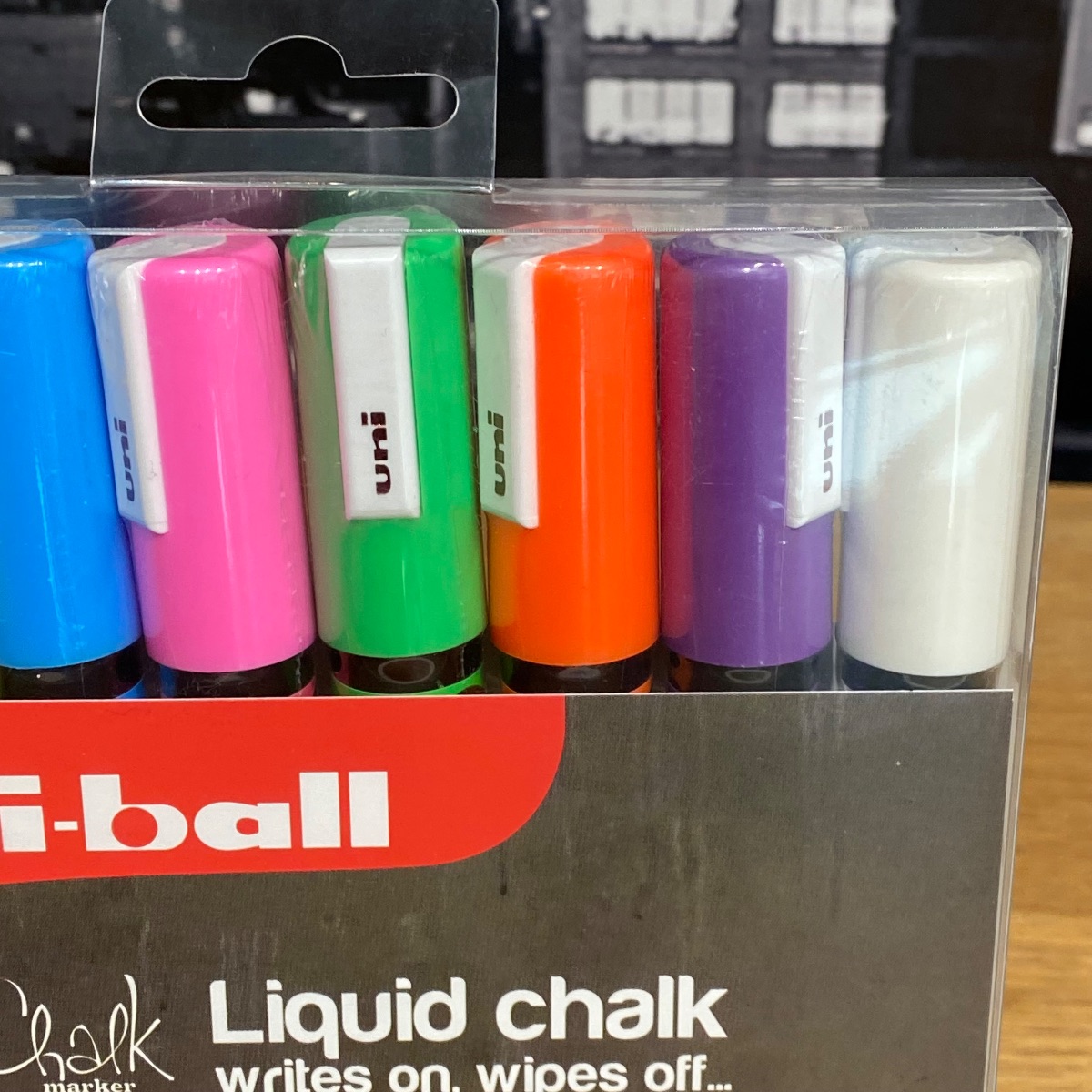 Uni-Ball Liquid Chalk Markers Bullet Tip Assorted Coulors PWE-5M (Set of 8) PWE5M 5012788046670 (Brand New)